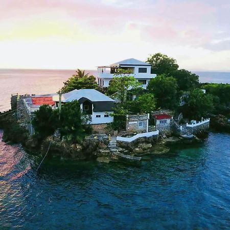 Utopia Island Resort Батангас Экстерьер фото