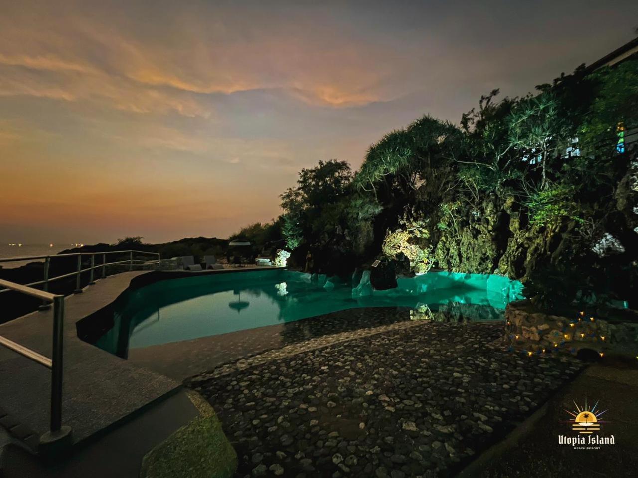 Utopia Island Resort Батангас Экстерьер фото