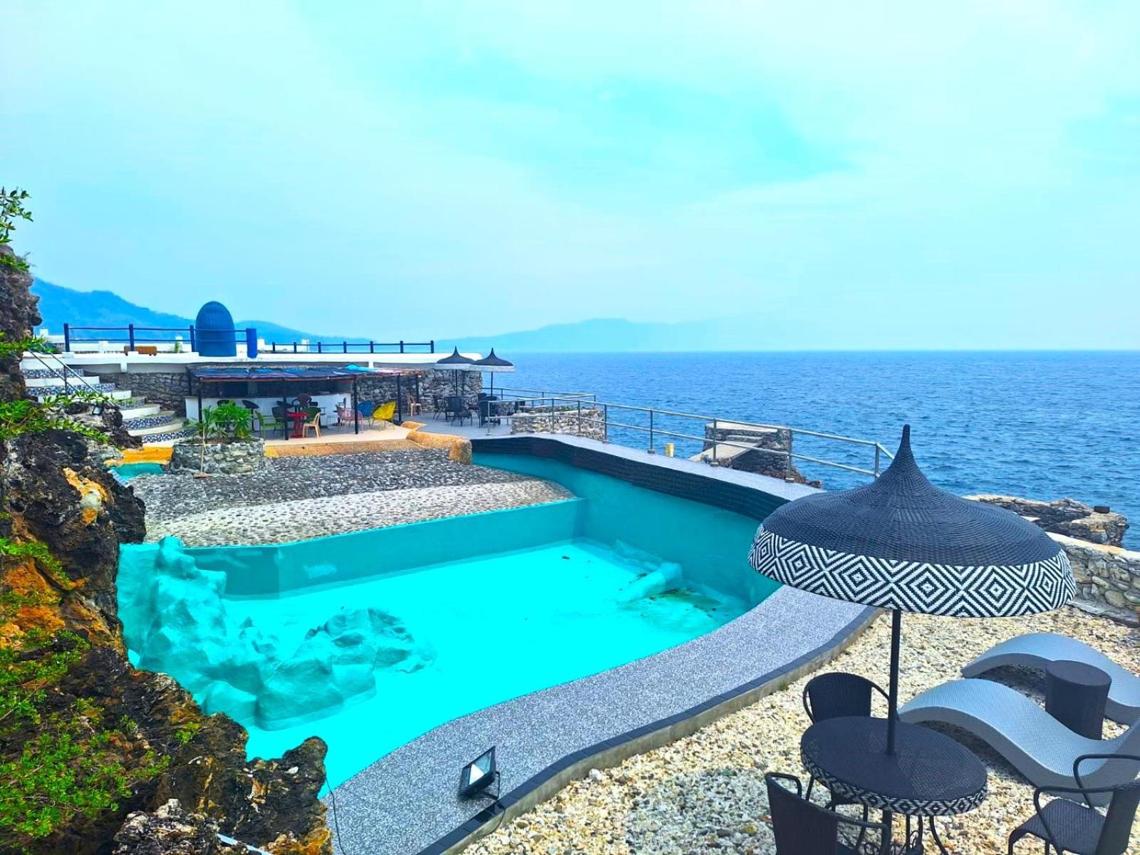 Utopia Island Resort Батангас Экстерьер фото
